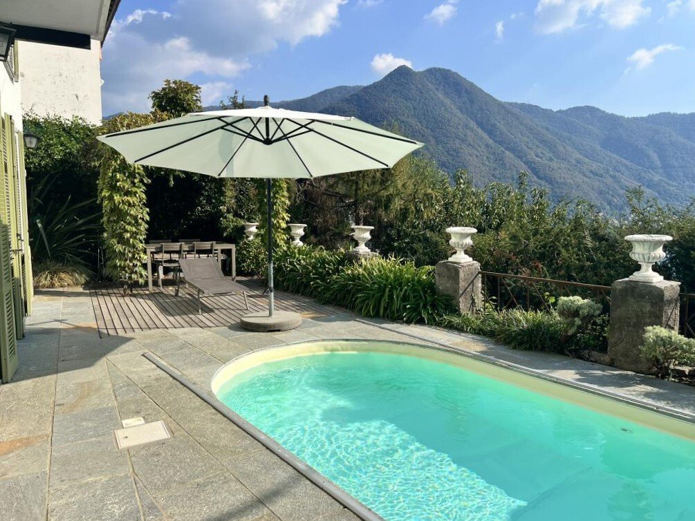 Villa in Moltrasio, Lombardei, Italien 3 - 18821797