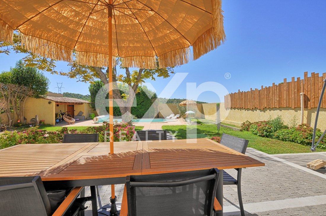 House in Coudoux, Provence-Alpes-Côte d'Azur, France 1 - 17113003