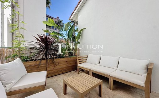 Wohnung in De-Gaulle-Platz, Antibes, Frankreich 1