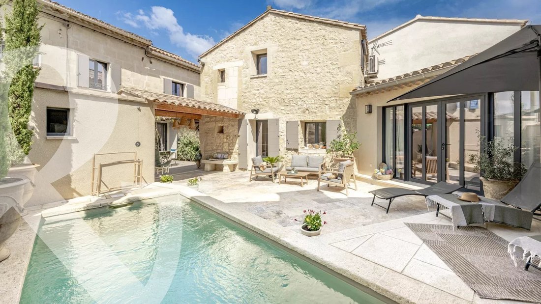 House in Fontvieille, Provence-Alpes-Côte d'Azur, France 1 - 18897681