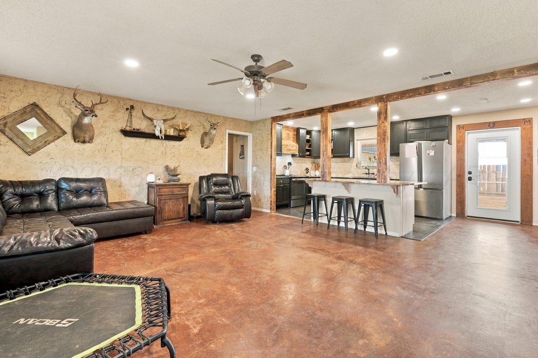 House in Plainview, Texas, United States 3 - 18898791