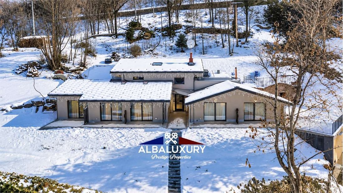 Villa in Fenis / Fénis, Aosta Valley / Vallée d'Aoste, Italy 1 - 16534985
