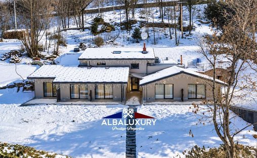 Villa in Fenis / Fénis, Aosta Valley / Vallée d'Aoste, Italy 1