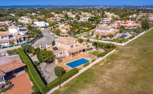 Villa in Porches, Algarve, Portugal 1