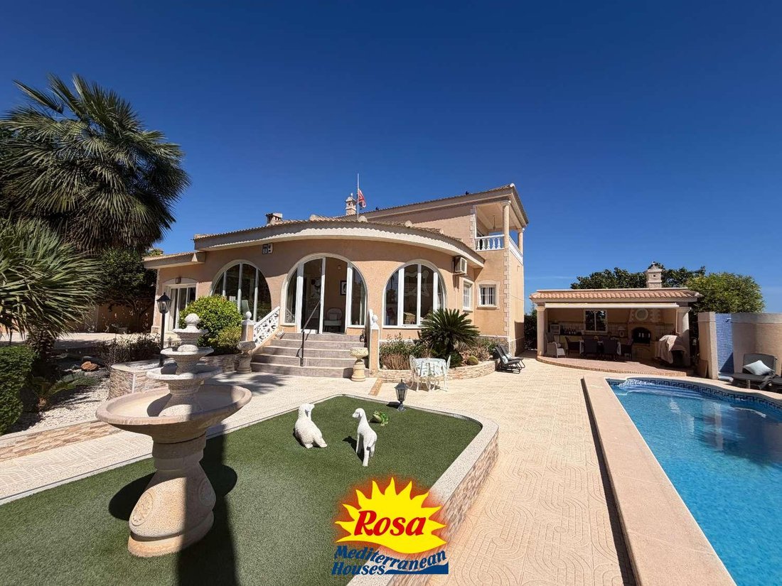 Villa in Torrevieja, Valencian Community, Spain 2 - 18900202