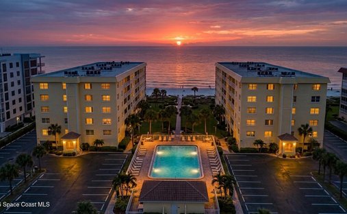 Condo in Cocoa Beach, Florida, United States 1