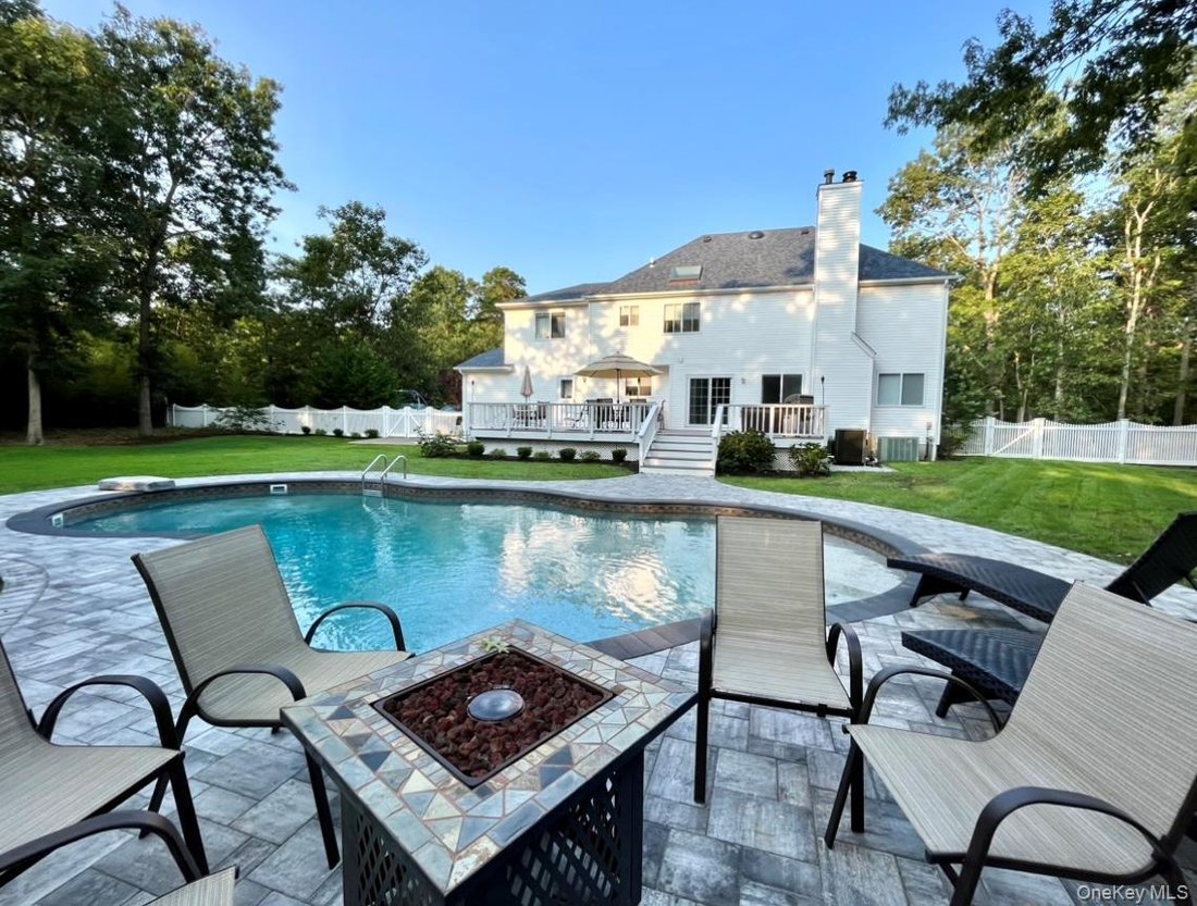 Casa en Manorville, Nueva York, Estados Unidos 5 - 17953798