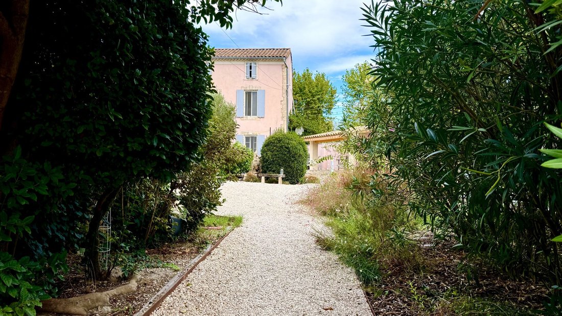 House in Saint-Saturnin-lès-Avignon, Provence-Alpes-Côte d'Azur, France 3 - 18868561