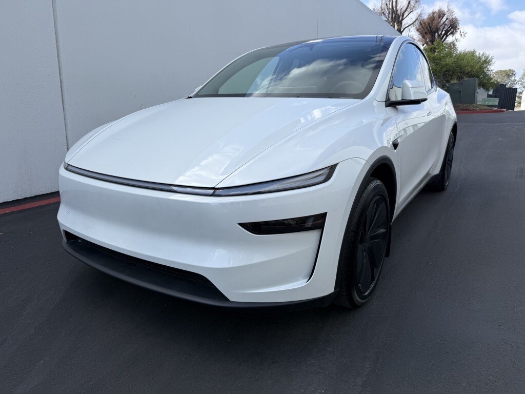Tesla Model Y in San Diego, CA, United States 1 - 18899075