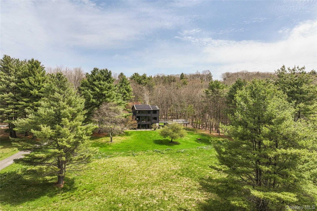 House in Austerlitz, New York, United States 3 - 18902215