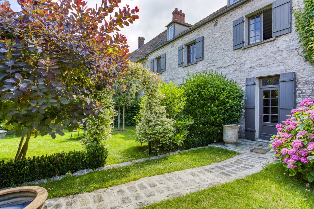Maison à Thoiry, Île-de-France, France 1 - 18900268