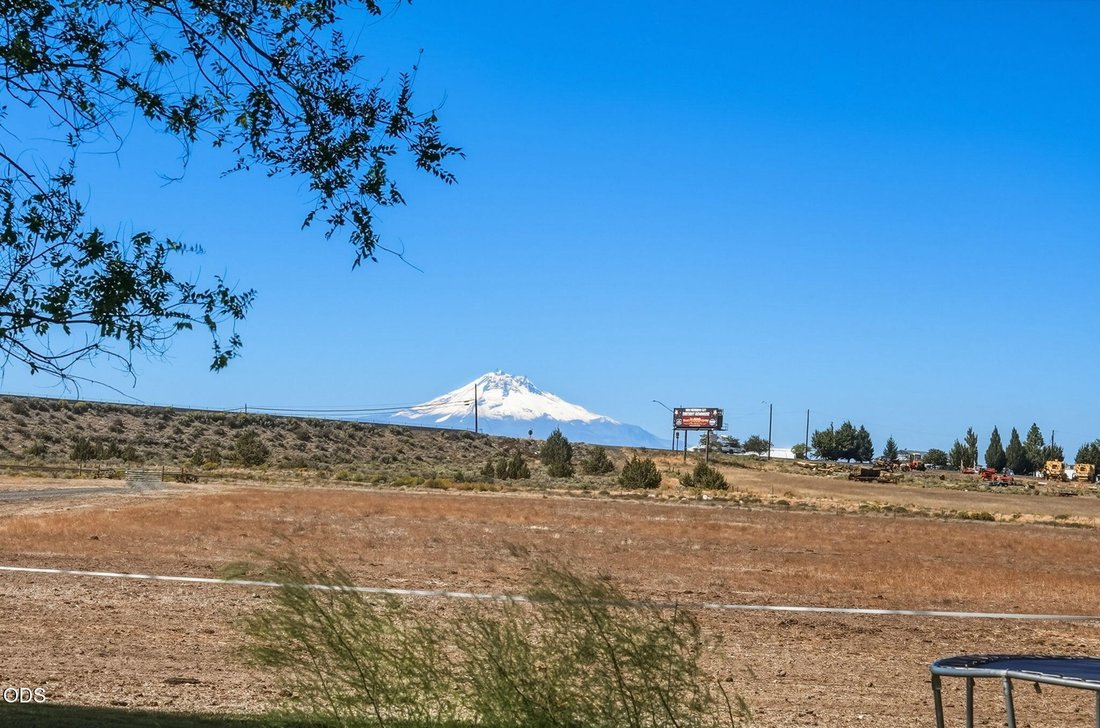 House in Madras, Oregon, United States 3 - 18898608