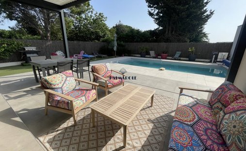Villa en Saint-Cyprien, Occitania, Francia 1