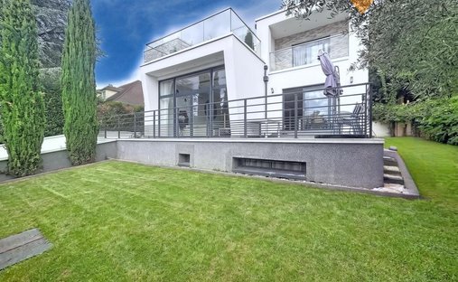 House in Centre, Groslay, France 1