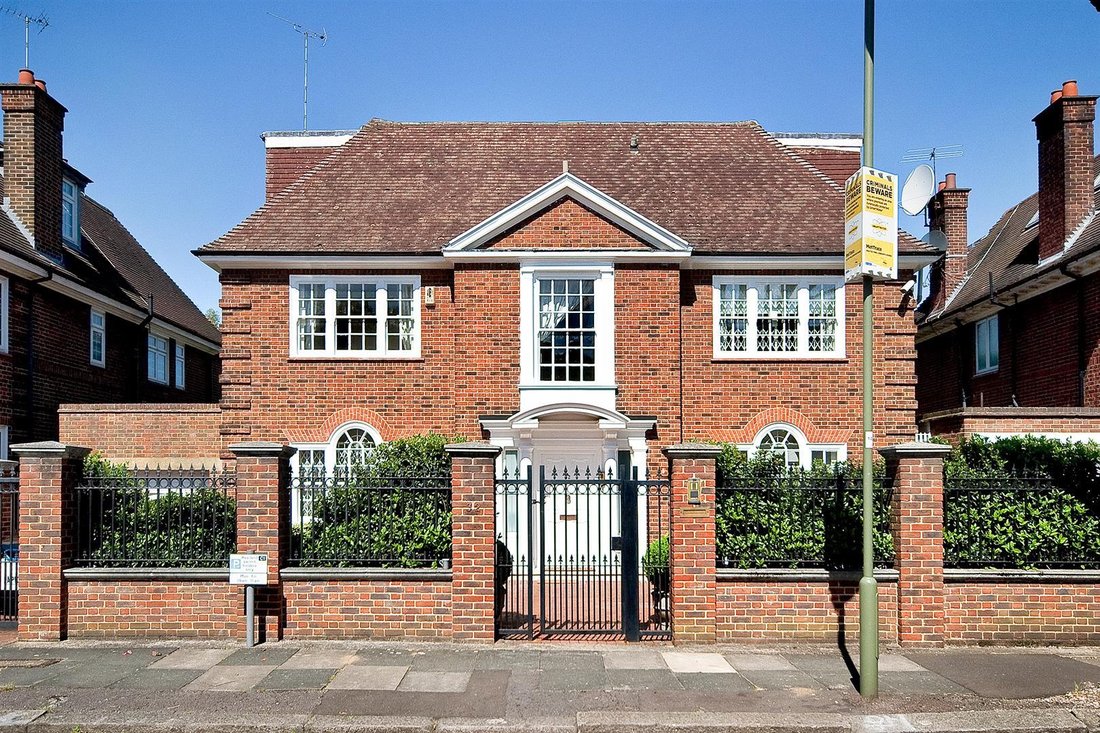 House in Cricklewood, Brent, England 1 - 18896174