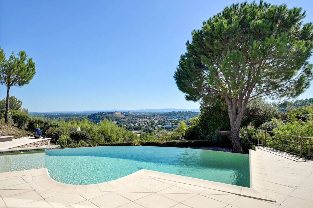 House in Montagne des Chèvres, Villeneuve-lès-Avignon, France 2 - 18901367