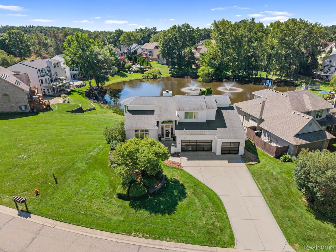 House in Orchard Lake Village, Michigan, United States 1 - 18900099