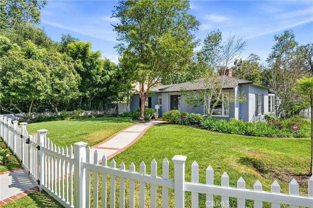 House in Altadena, California, United States 1 - 18900225