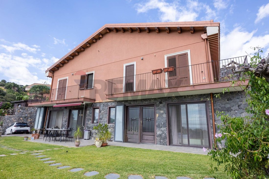 Villa in Piedimonte Etneo, Sicily, Italy 2 - 18902086