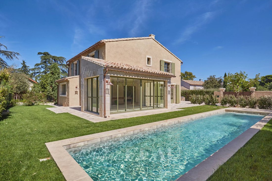 House in Eygalières, Provence-Alpes-Côte d'Azur, France 1 - 18859640