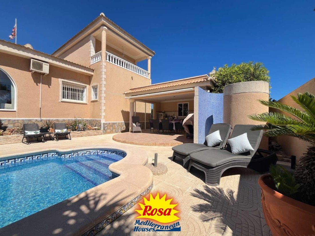 Villa in Torrevieja, Valencian Community, Spain 4 - 18900202