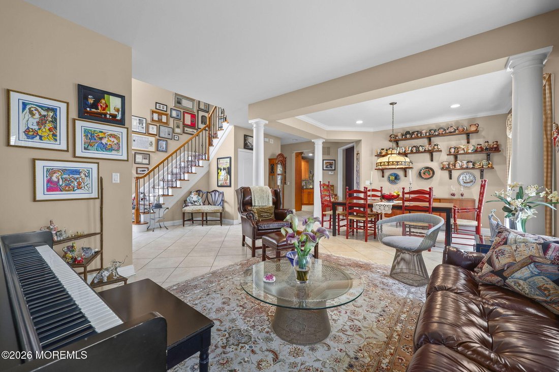 House in Manalapan Township, New Jersey, United States 5 - 18902129