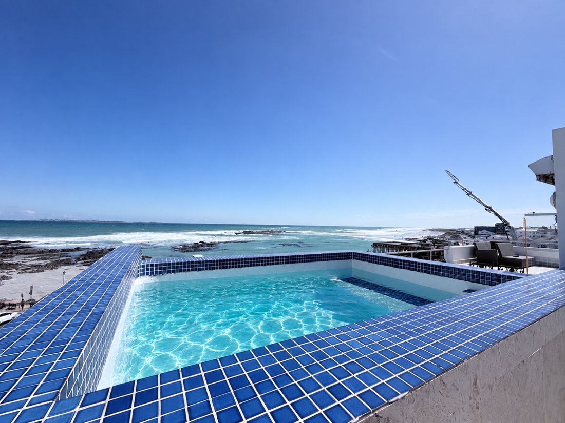 House in Table View, Blaauwberg, Cape Town 3 - 18896042