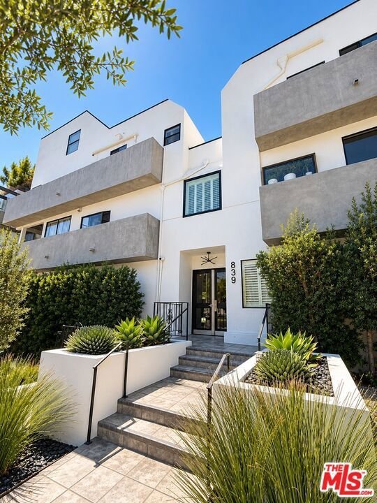 Condo in Los Angeles, California, United States 1 - 18899434