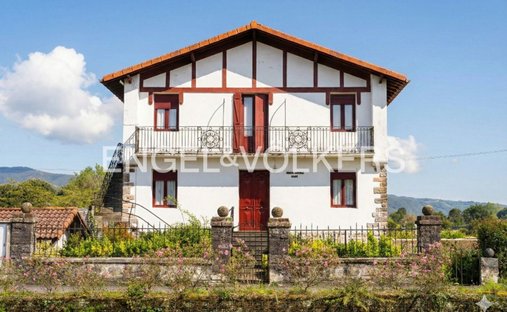 Villa in Hondarribia, Basque Country, Spain 1