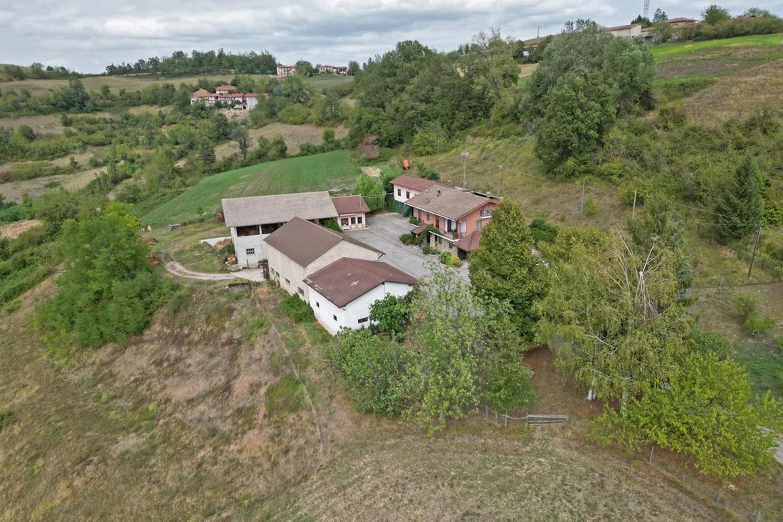 Rancho en Murazzano, Piamonte, Italia 3 - 18897637