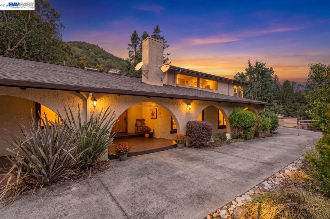 Casa a Castro Valley, California, Stati Uniti 2 - 18899807