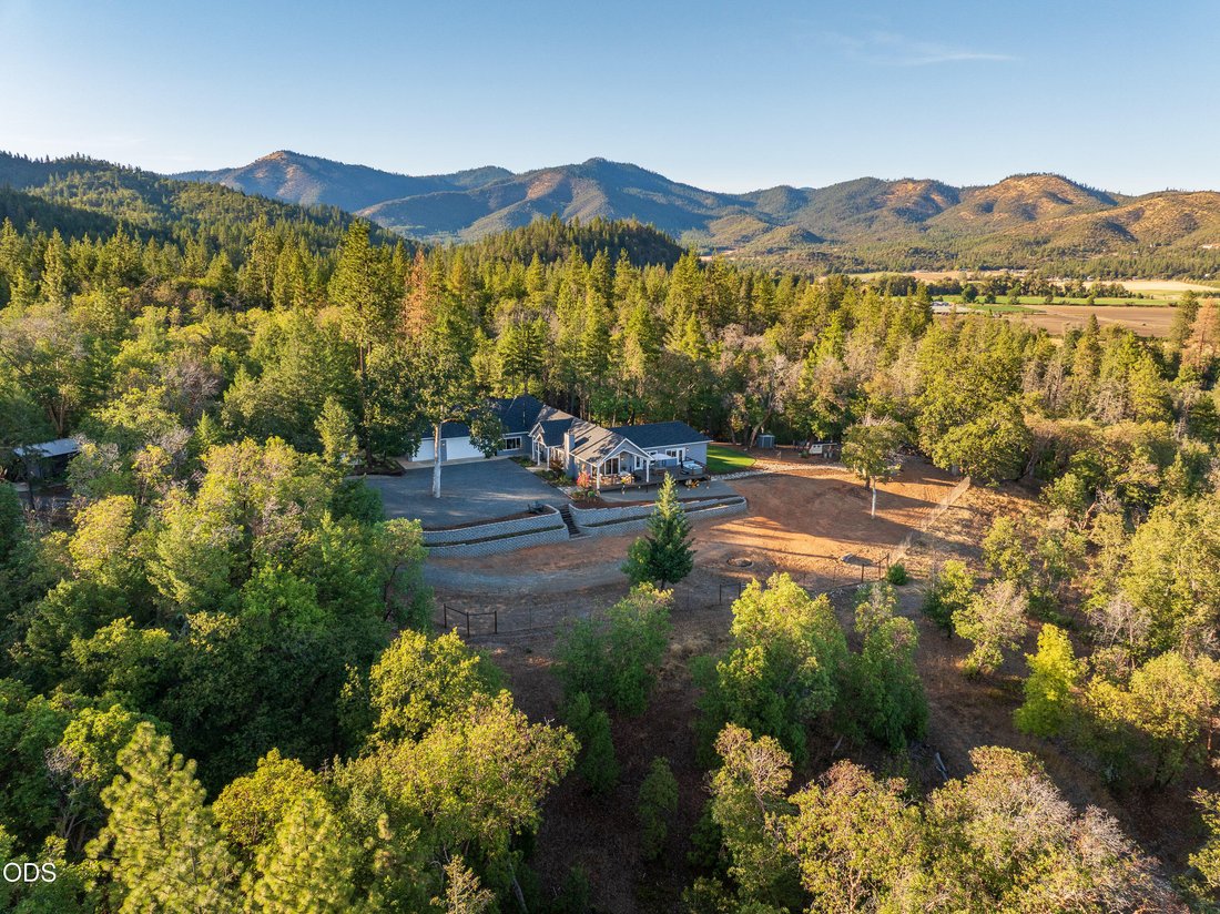 House in Applegate, Oregon, United States 2 - 18902641