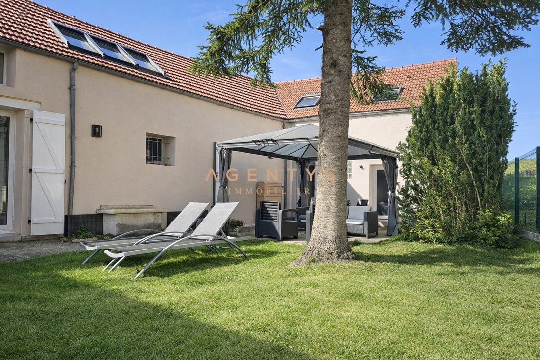 House in Est Nord Ouest Sud, Emerainville, France 1 - 18902337