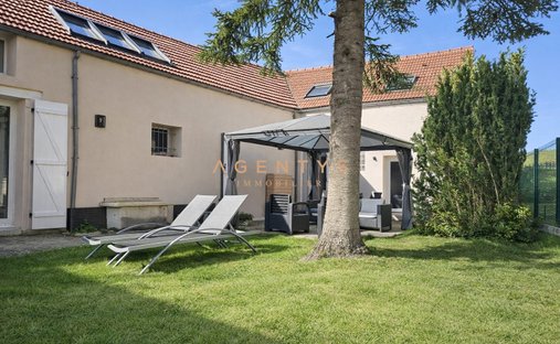 House in Est Nord Ouest Sud, Emerainville, France 1