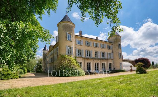 Estate in Mâcon, Bourgogne – Franche-Comté, France 1