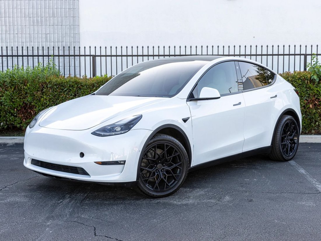 Suv in Azusa, CA, United States 3 - 18855180