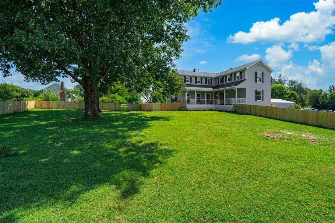 House in Shelbyville, Kentucky, United States 3 - 18896055