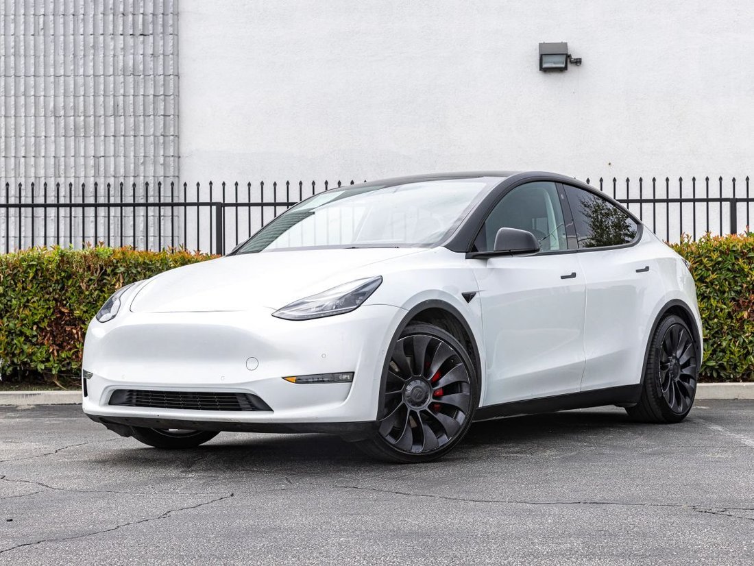 Suv in Azusa, CA, United States 5 - 14748078