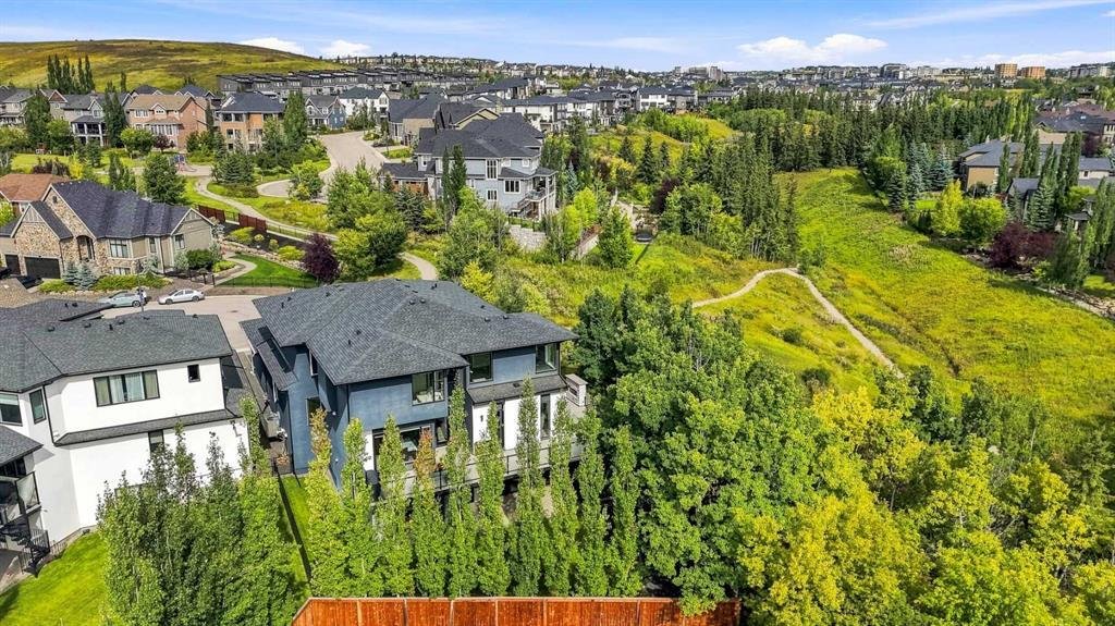 House in Calgary, Alberta, Canada 3 - 18902149