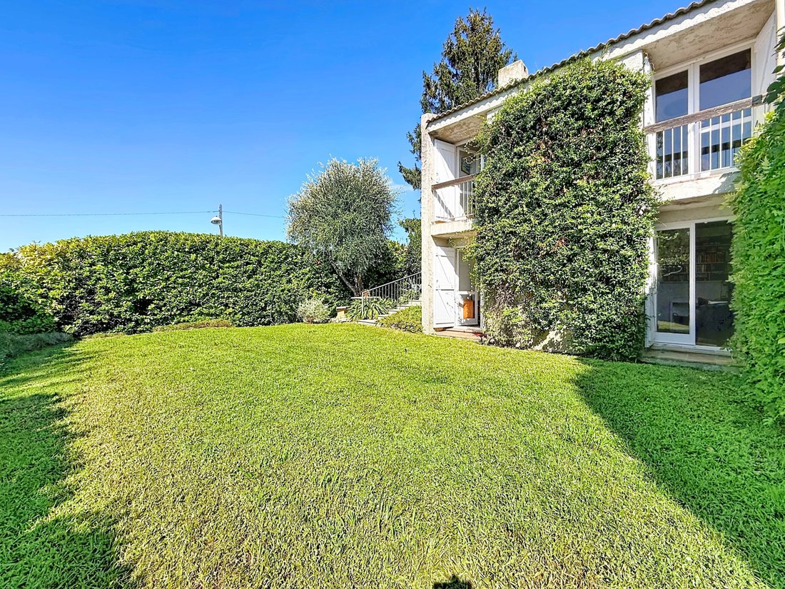 Villa en Niza, Provenza-Alpes-Costa Azul, Francia 1 - 18897624