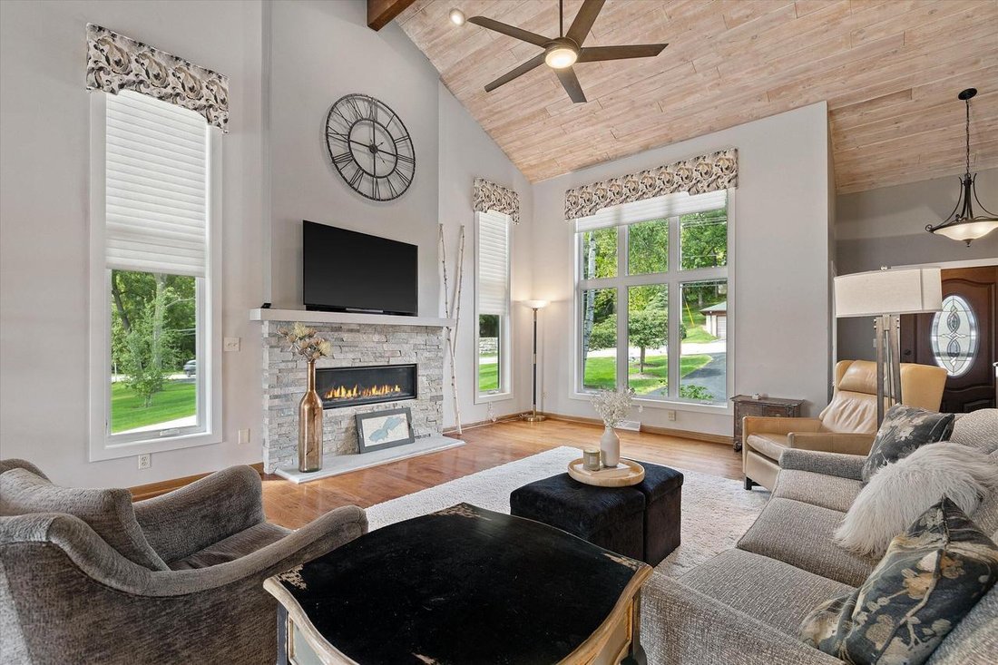 House in Pewaukee, Wisconsin, United States 2 - 18898645