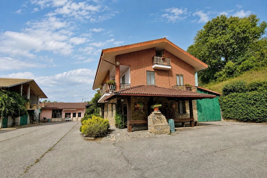 Rancho en Murazzano, Piamonte, Italia 2 - 18897637
