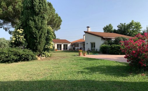 Casa di campagna a Saint-Estève, Occitania, Francia 1