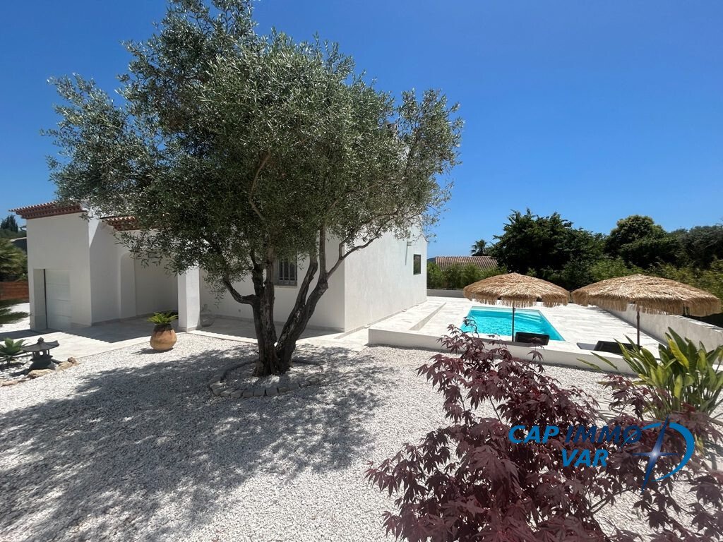 Villa in Sanary-sur-Mer, Provence-Alpes-Côte d'Azur, France 1 - 18902578
