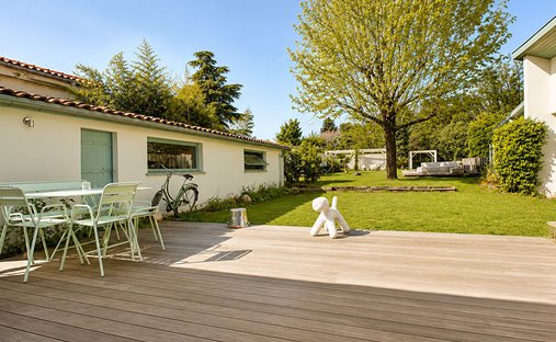 Villa in La Castagne-La Ferrade, Begles, France 1