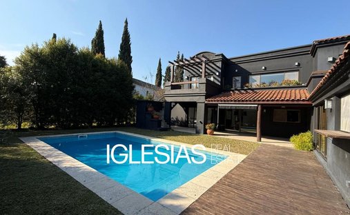 House in Belén de Escobar, Buenos Aires Province, Argentina 1