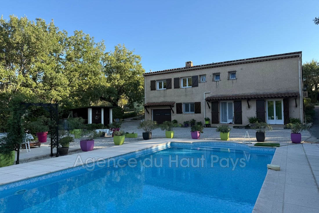 Villa a Saint-Cézaire-sur-Siagne, Provenza-Alpi-Costa Azzurra, Francia 1 - 18896955