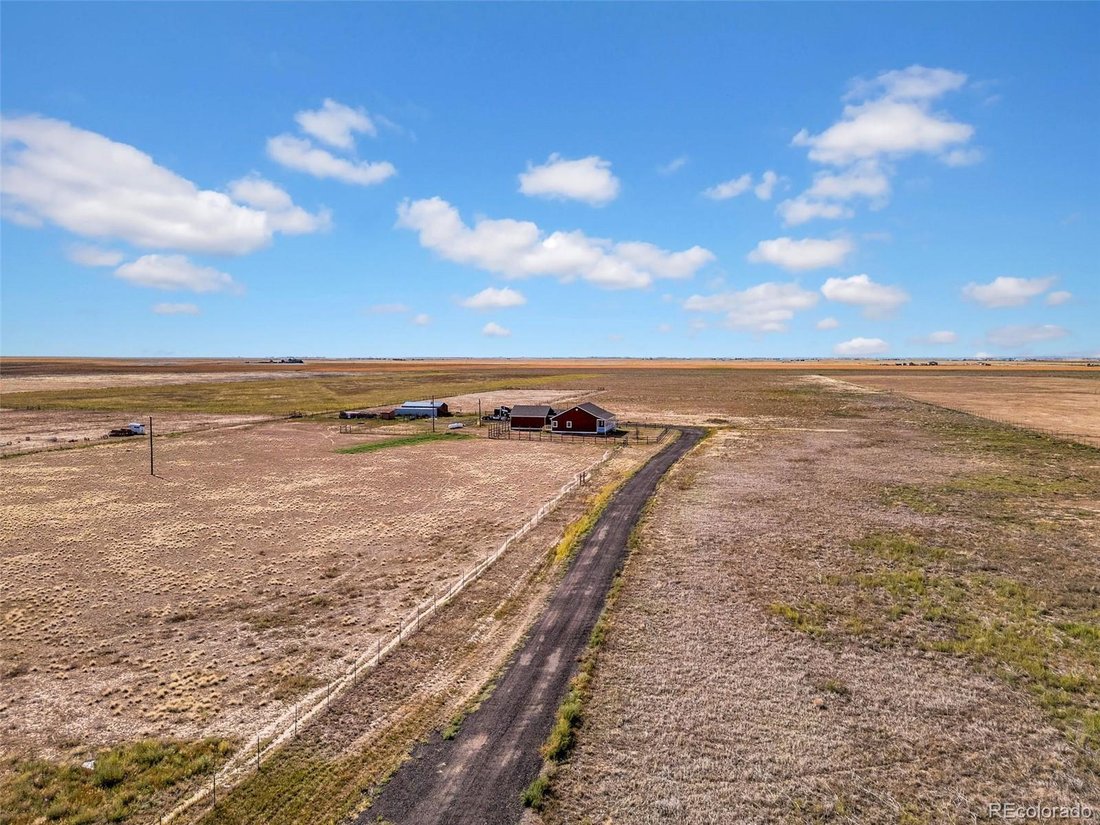 House in Bennett, Colorado, United States 4 - 18900044