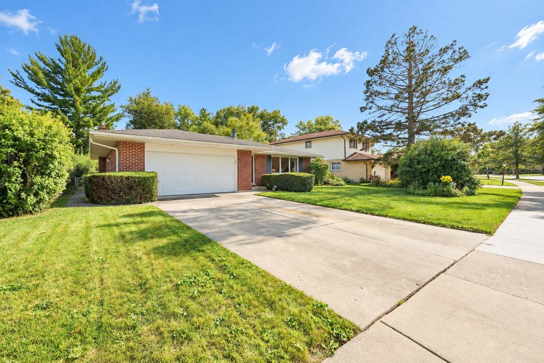 House in Mount Prospect, Illinois, United States 1 - 18896603