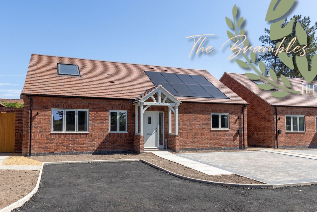 Bungalow in Chaddesley Corbett, England 1 - 18895815